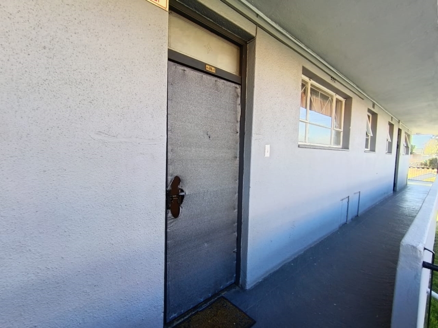 2 Bedroom Property for Sale in Parow Valley Western Cape